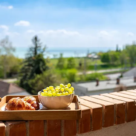Olgi Milla * Balatonalmádi